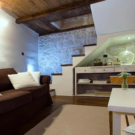 Stone Lavandula Holiday home