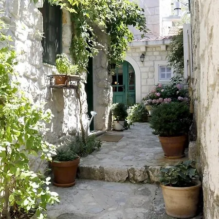 Stone Lavandula Holiday home *