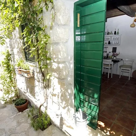 Holiday home Stone Lavandula Baska Voda