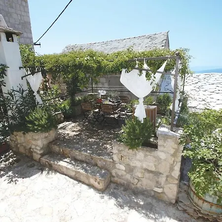 Stone Lavandula Holiday home