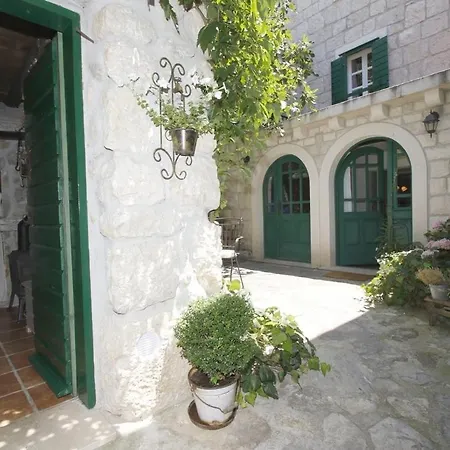 Stone Lavandula Prázdninový dům Baška Voda