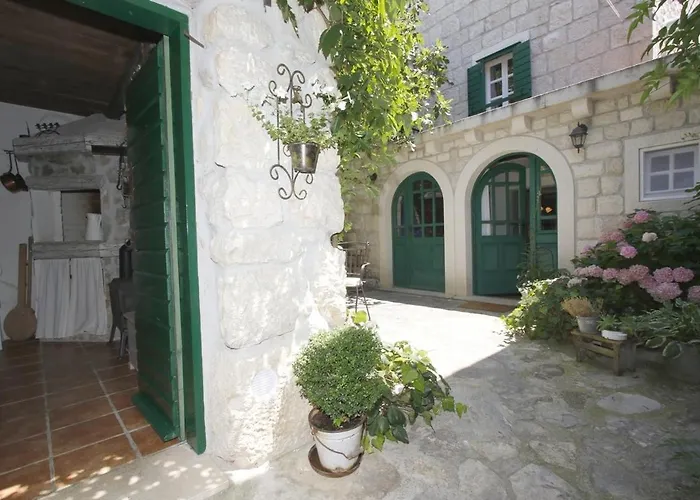 Stone Lavandula Сasa de vacaciones Baška Voda